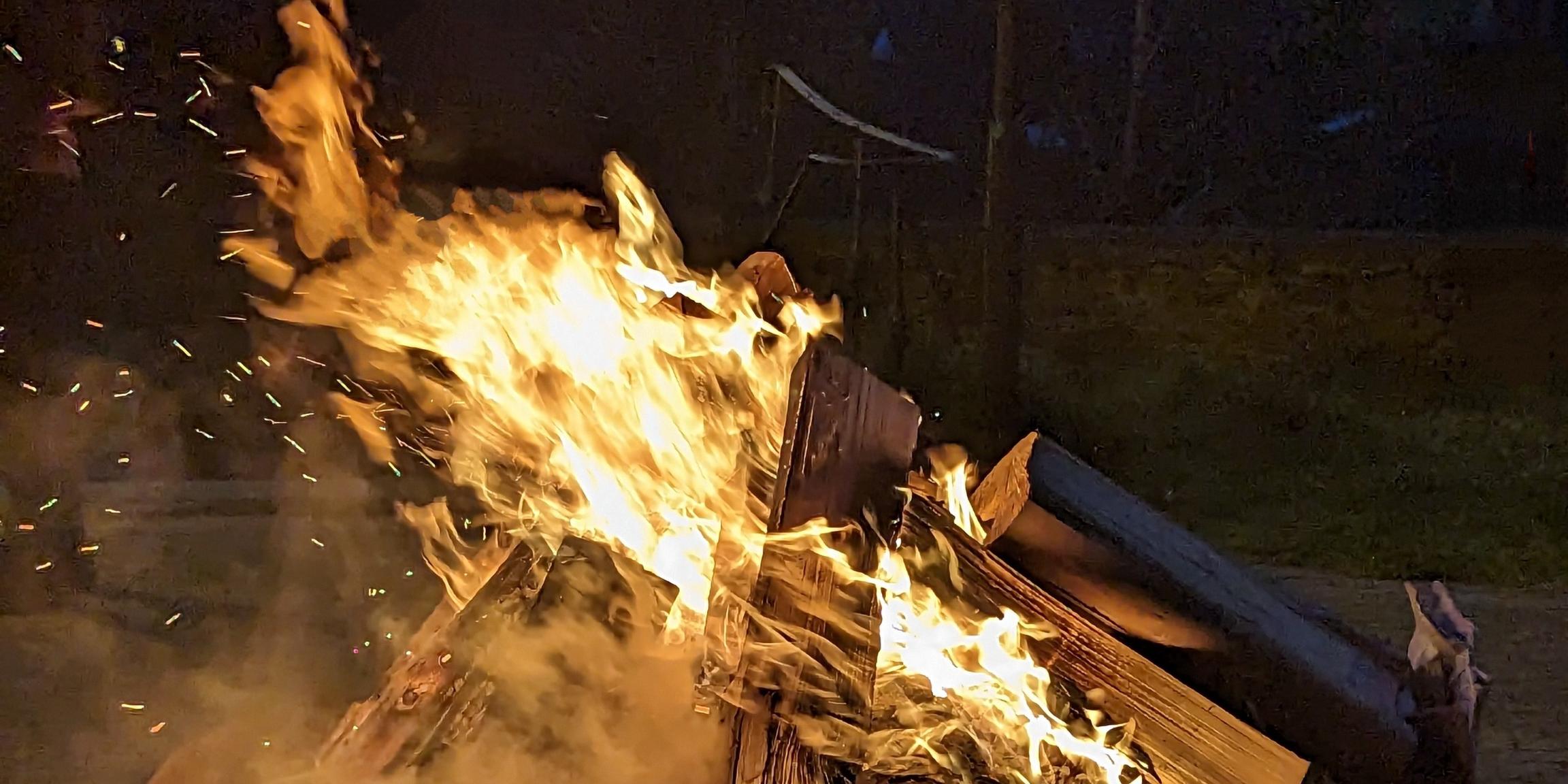 'Folge deiner Sehnsucht' (Osterfeuer in Rheinbrohl 2023)