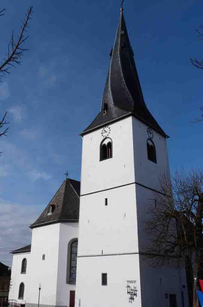 katholische Kirche St. Margareta Heimbach-Weis